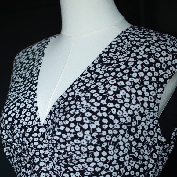 Chaps | Floral Crossover Cap Sleeve Dress - Picture 5 of 6